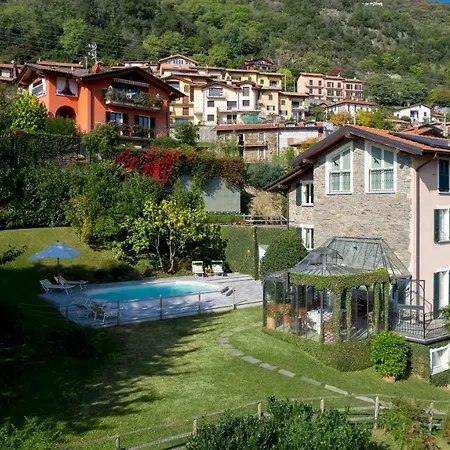 Villa La Dolce 8, Emma *