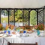 La Dolce 8, Emma Villa