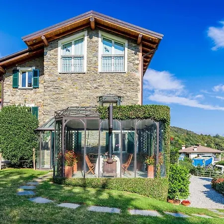 Villa La Dolce 8, Emma *