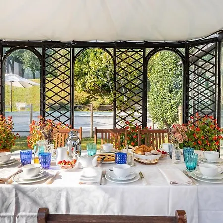 La Dolce 8, Emma Villa