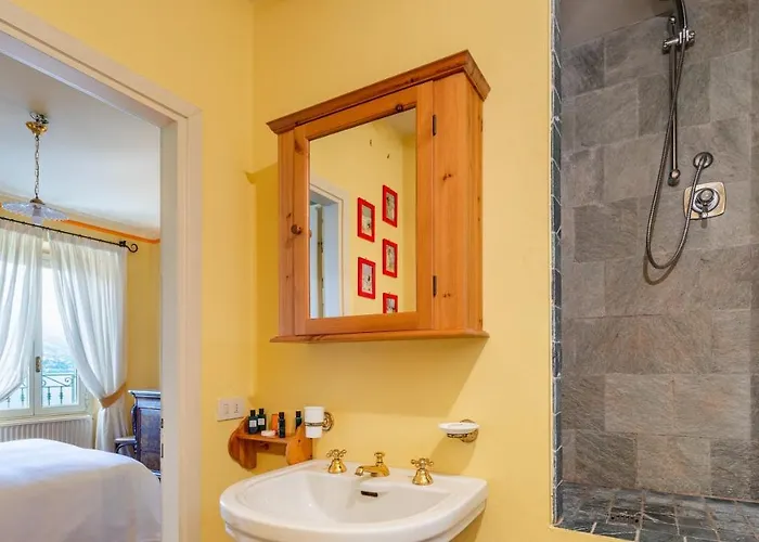 La Dolce 8, Emma Villa