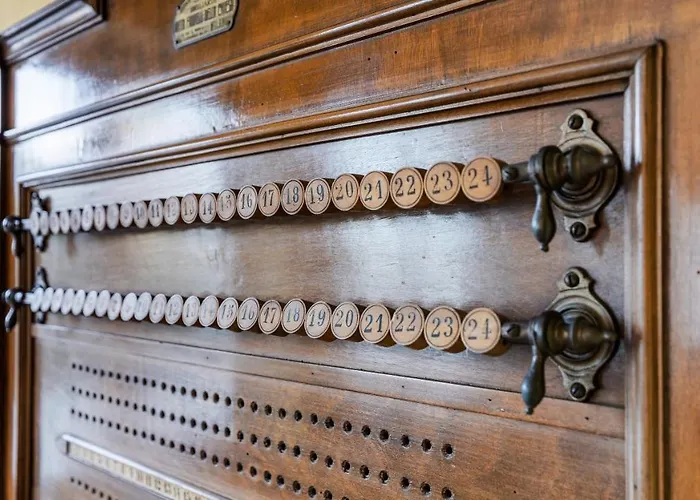 La Dolce 8, Emma Villa *