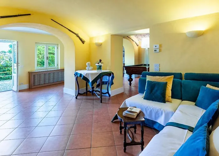 Villa La Dolce 8, Emma *