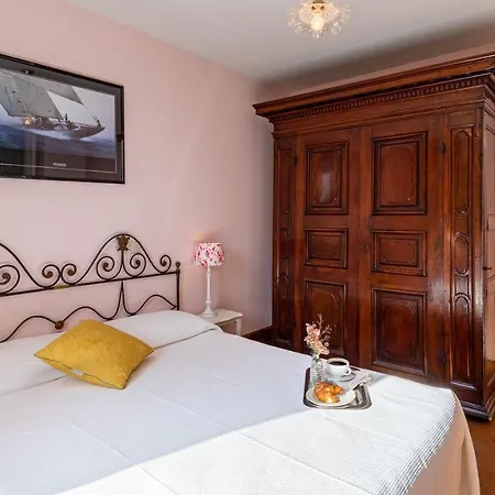 Villa La Dolce 8, Emma San Siro